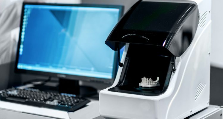 Cad cam scanner